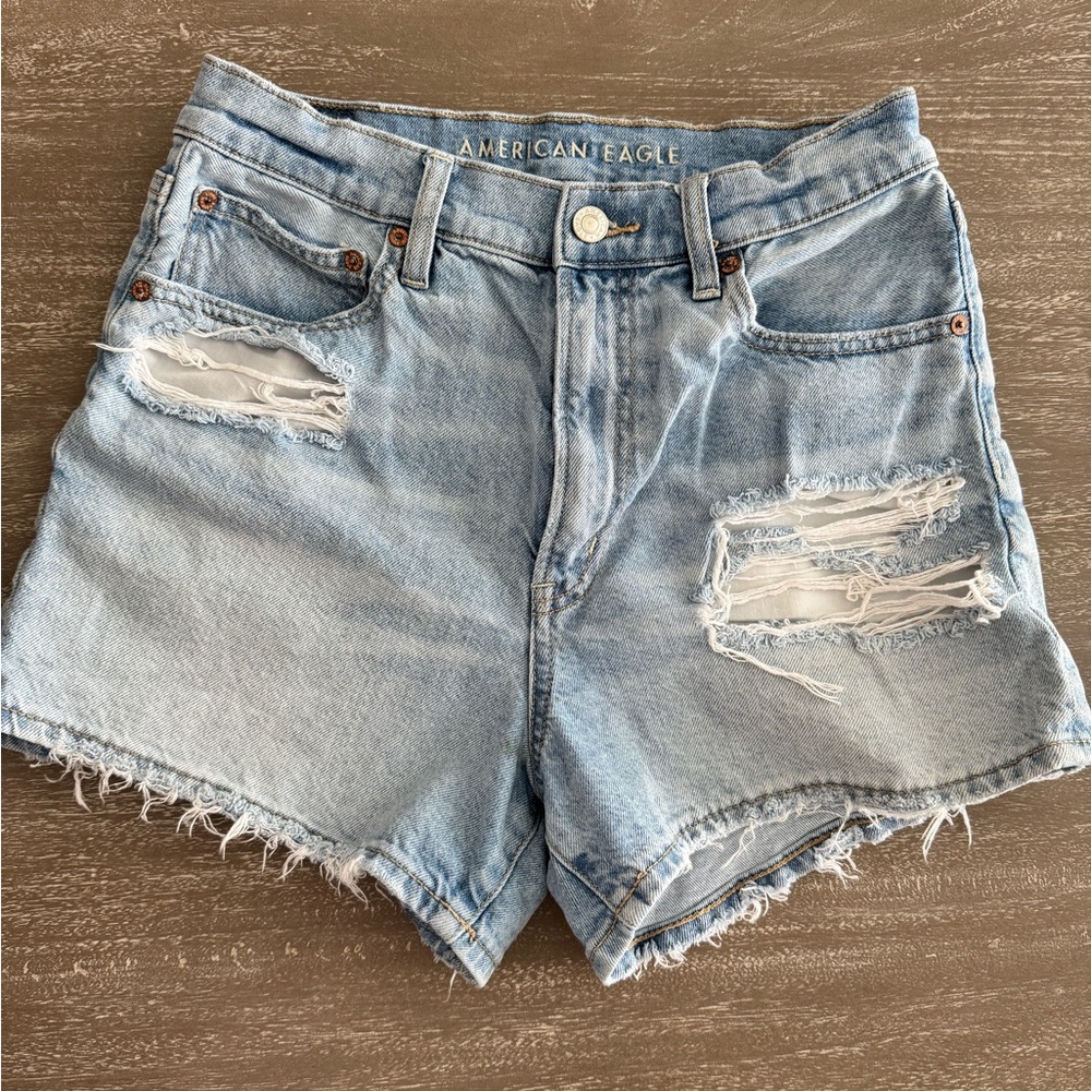 American Eagle Strigid high rise 90s boyfriend shorts
